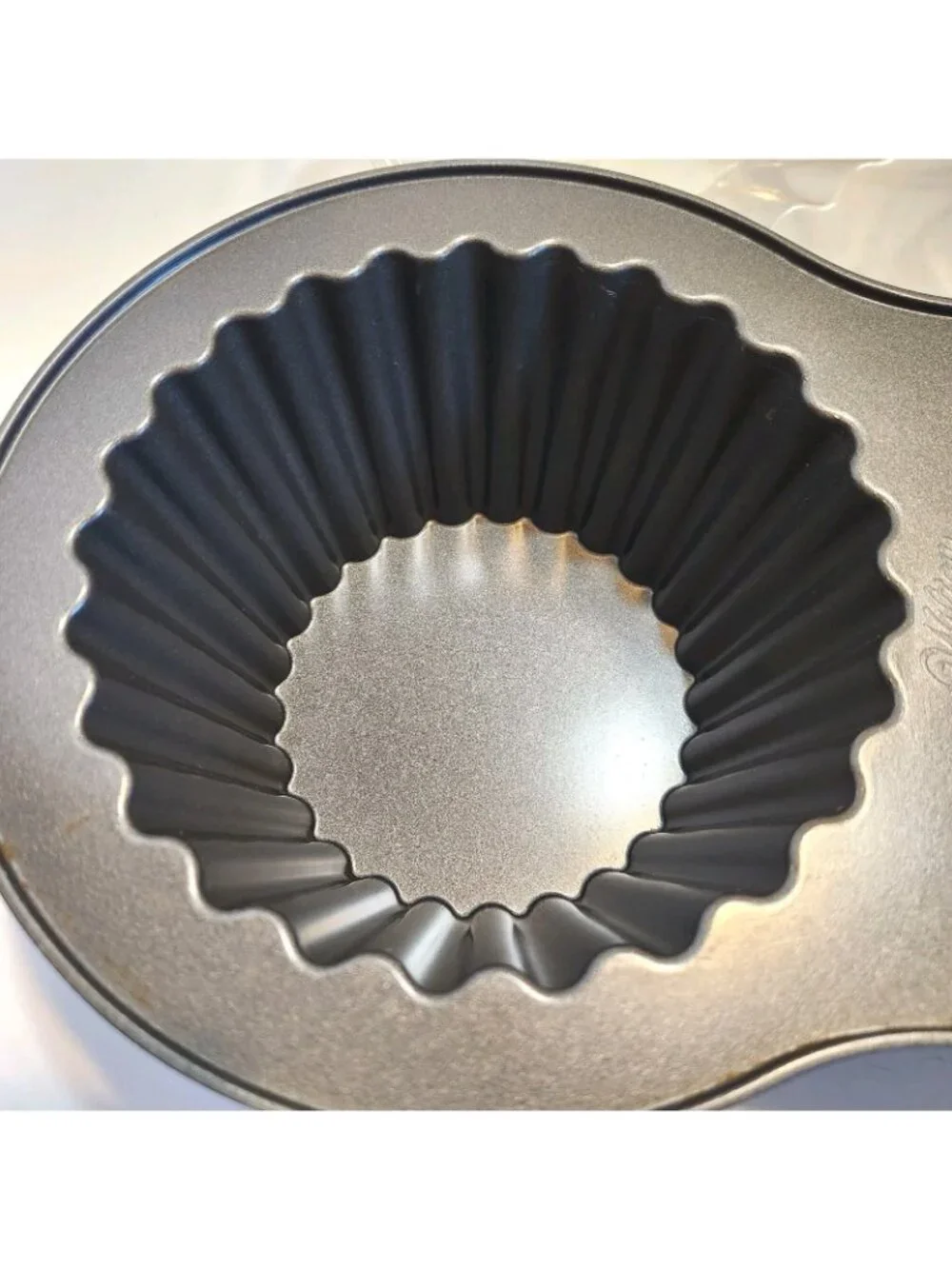 Wilton Giant 3D Cupcake Pan Large Non-Stick Mold Baking Cake Pan 2 Side
